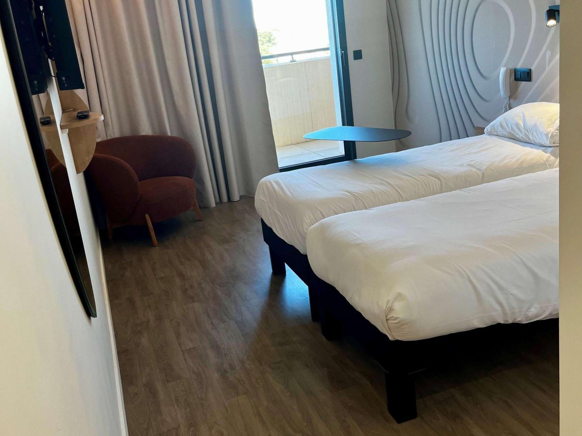 Ibis Styles Cabries Aix-En-Provence Tgv Hotell Eksteriør bilde