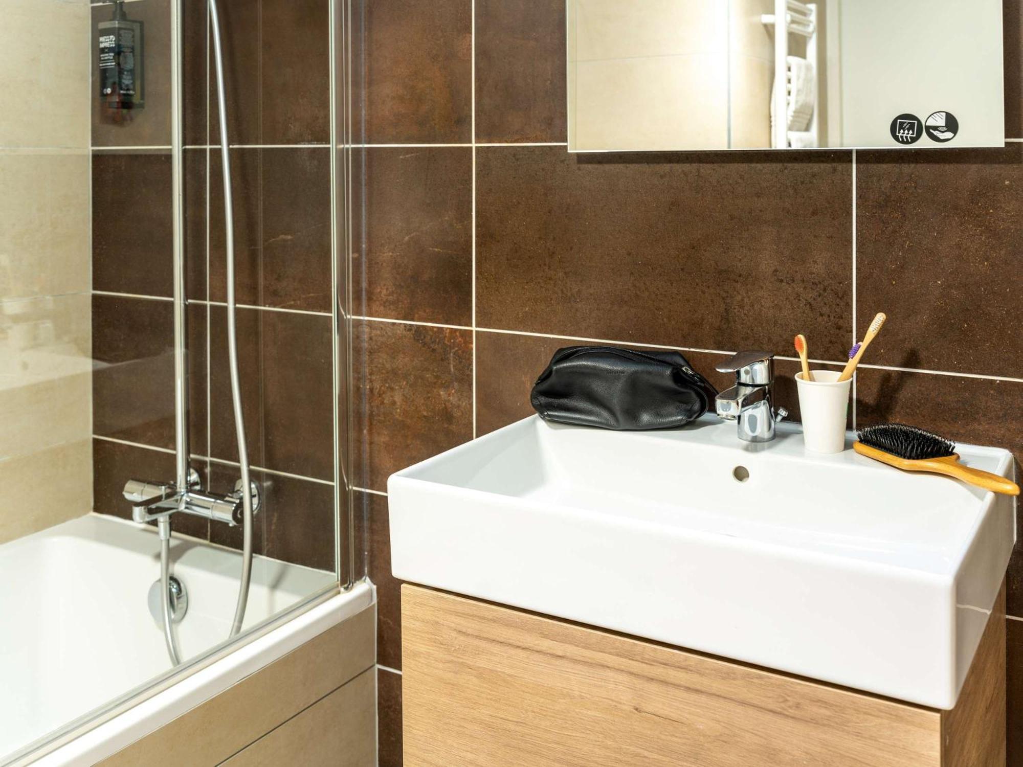 Ibis Styles Cabries Aix-En-Provence Tgv Hotell Eksteriør bilde